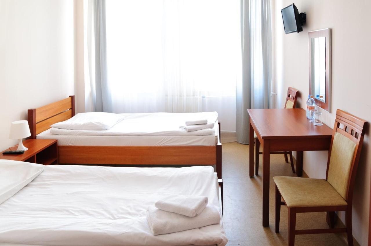 Baza Hotelowa Bobrowiecka 9 Varsóvia Exterior foto