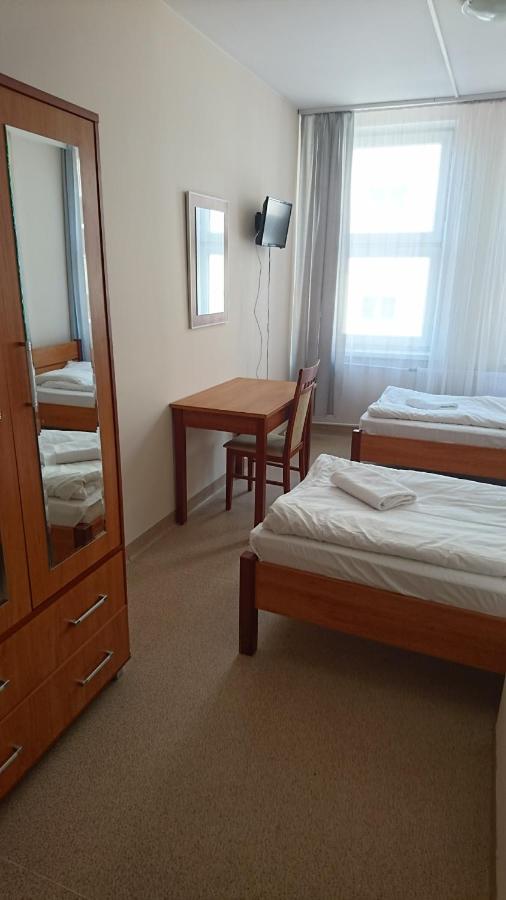 Baza Hotelowa Bobrowiecka 9 Varsóvia Exterior foto