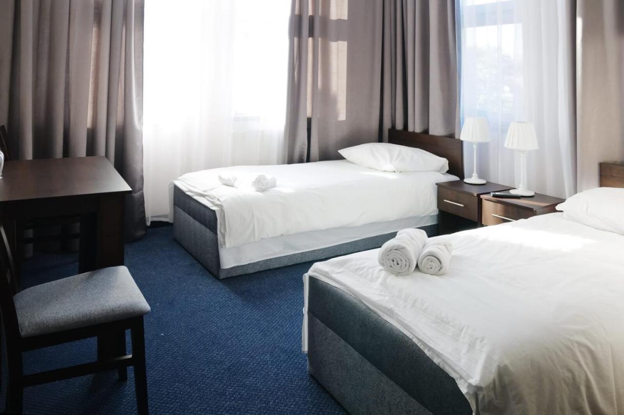 Baza Hotelowa Bobrowiecka 9 Varsóvia Exterior foto